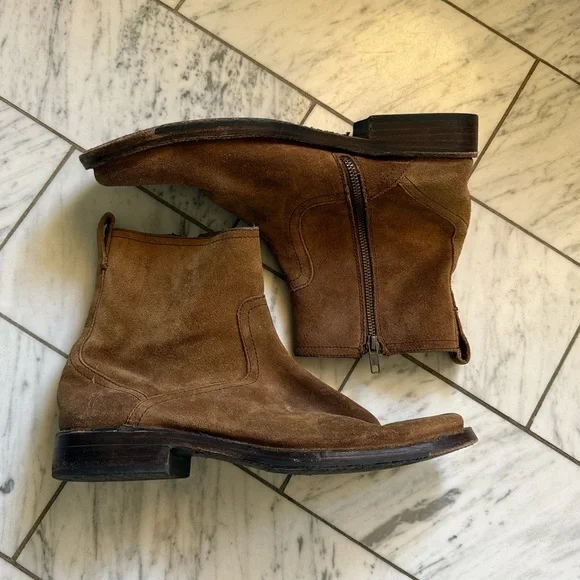 The Frye Dylan Boot, Size 11 - Picture 3 of 7